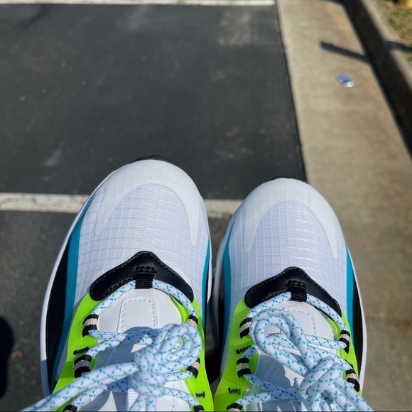 Nike React 270 - Picture 7 of 9